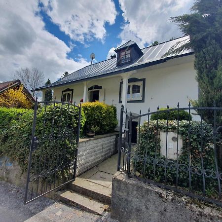 Villa Amalia, Centrum Banska Stiavnica, Parkovanie Pre 2 Auta, Velka Zahrada S Krbom, Cela Villa Amalia Pre 14 Osob Alebo Samostatne Nezavisle Prve Podlazie Villa Ama Pre 6 Osob Alebo Samostatne Nezavisle Podkrovie Villa Lia Pre 8 Osob,Pristup Cez Pi Εξωτερικό φωτογραφία