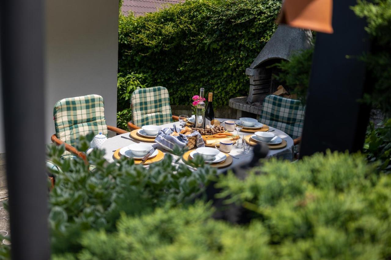 Villa Amalia, Centrum Banska Stiavnica, Parkovanie Pre 2 Auta, Velka Zahrada S Krbom, Cela Villa Amalia Pre 14 Osob Alebo Samostatne Nezavisle Prve Podlazie Villa Ama Pre 6 Osob Alebo Samostatne Nezavisle Podkrovie Villa Lia Pre 8 Osob,Pristup Cez Pi Εξωτερικό φωτογραφία