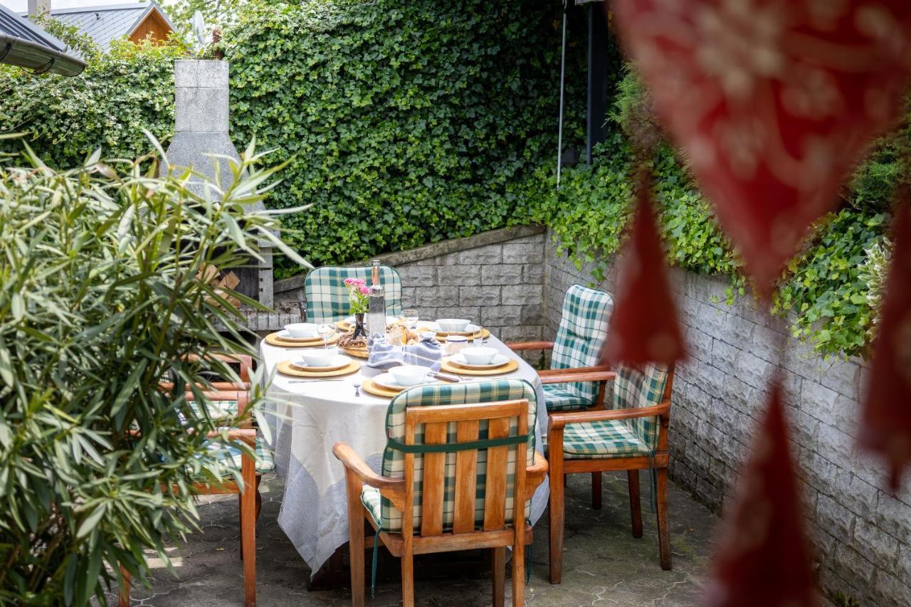 Villa Amalia, Centrum Banska Stiavnica, Parkovanie Pre 2 Auta, Velka Zahrada S Krbom, Cela Villa Amalia Pre 14 Osob Alebo Samostatne Nezavisle Prve Podlazie Villa Ama Pre 6 Osob Alebo Samostatne Nezavisle Podkrovie Villa Lia Pre 8 Osob,Pristup Cez Pi Εξωτερικό φωτογραφία