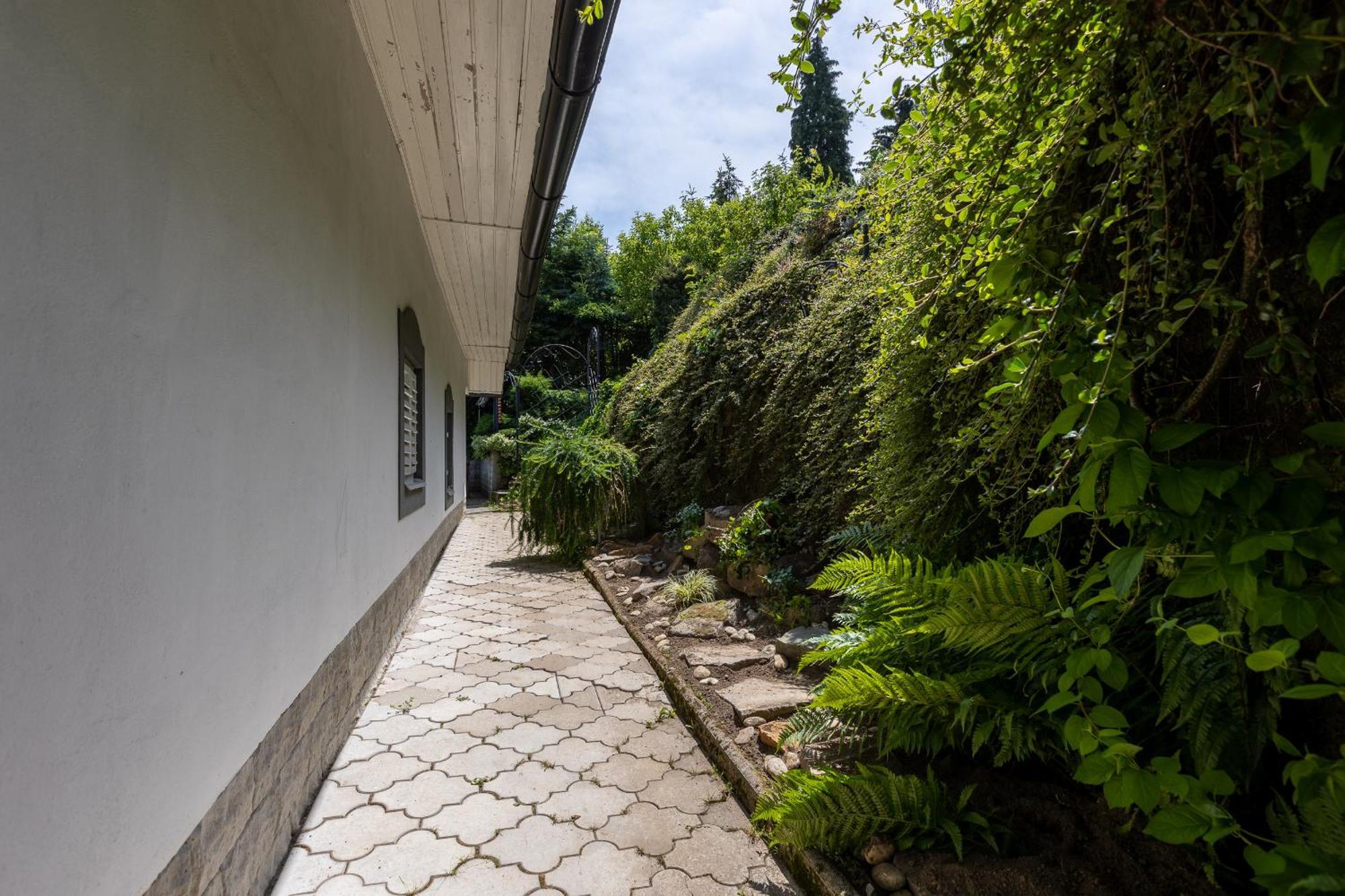 Villa Amalia, Centrum Banska Stiavnica, Parkovanie Pre 2 Auta, Velka Zahrada S Krbom, Cela Villa Amalia Pre 14 Osob Alebo Samostatne Nezavisle Prve Podlazie Villa Ama Pre 6 Osob Alebo Samostatne Nezavisle Podkrovie Villa Lia Pre 8 Osob,Pristup Cez Pi Εξωτερικό φωτογραφία