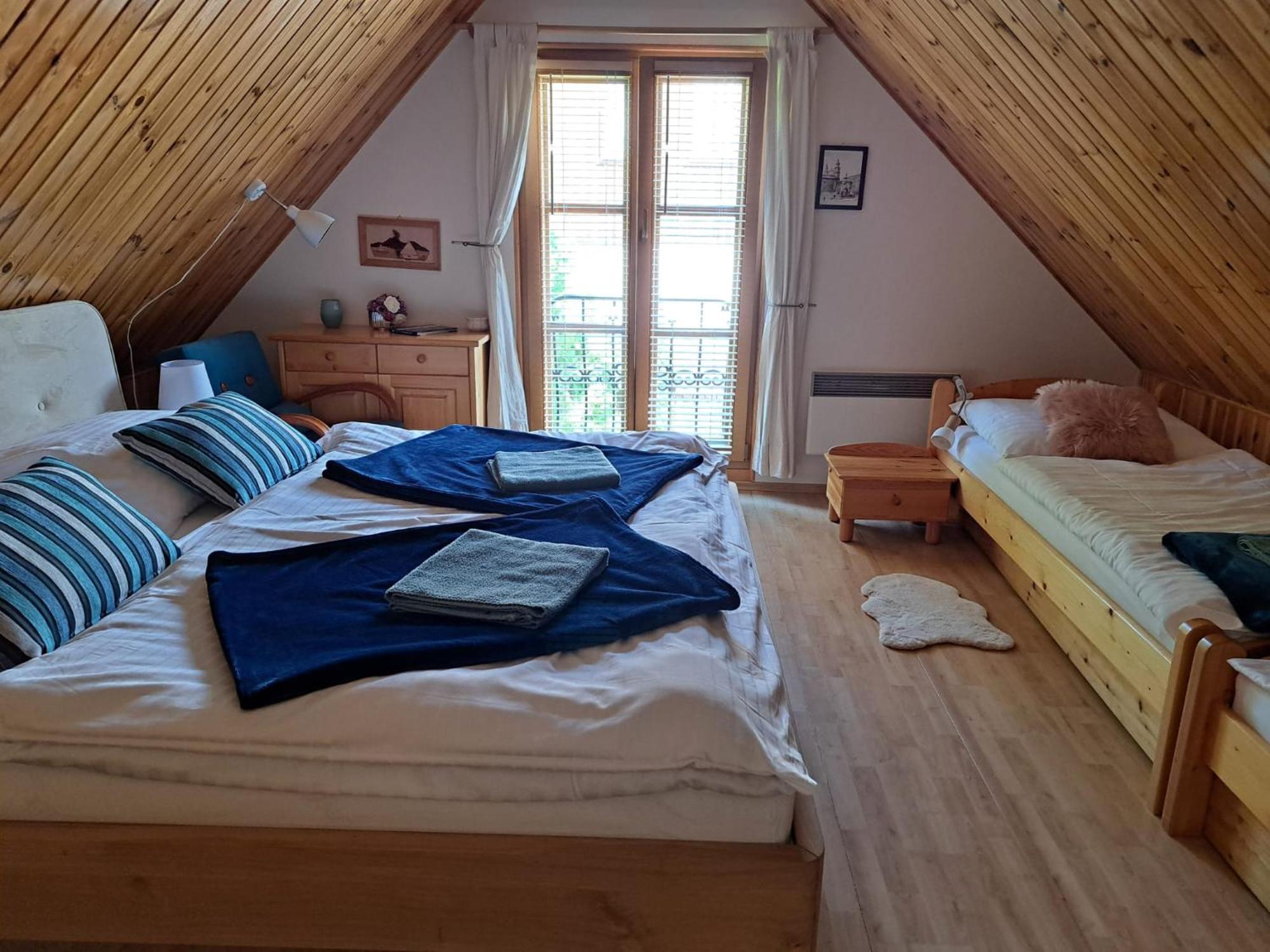 Villa Amalia, Centrum Banska Stiavnica, Parkovanie Pre 2 Auta, Velka Zahrada S Krbom, Cela Villa Amalia Pre 14 Osob Alebo Samostatne Nezavisle Prve Podlazie Villa Ama Pre 6 Osob Alebo Samostatne Nezavisle Podkrovie Villa Lia Pre 8 Osob,Pristup Cez Pi Εξωτερικό φωτογραφία