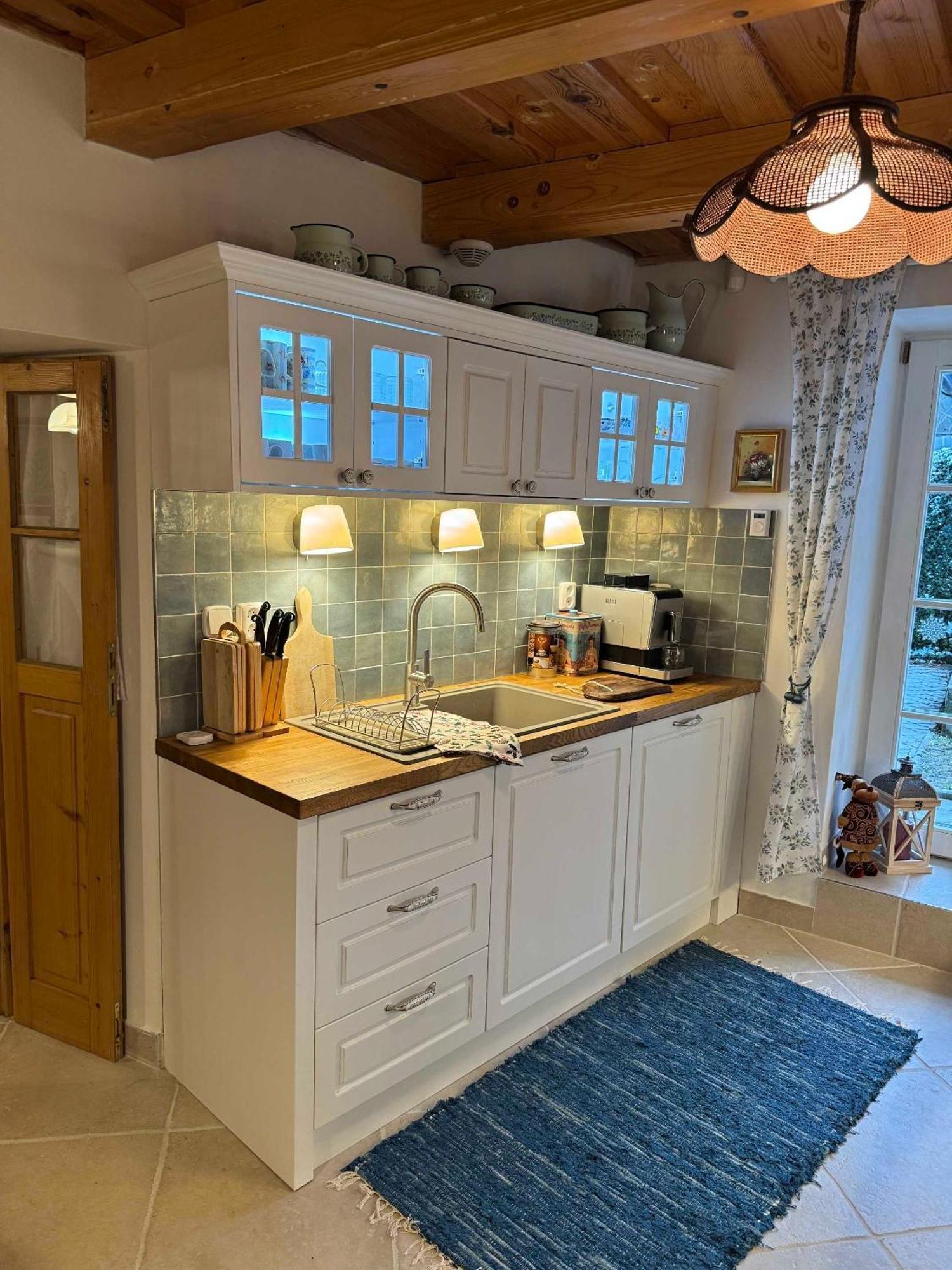 Villa Amalia, Centrum Banska Stiavnica, Parkovanie Pre 2 Auta, Velka Zahrada S Krbom, Cela Villa Amalia Pre 14 Osob Alebo Samostatne Nezavisle Prve Podlazie Villa Ama Pre 6 Osob Alebo Samostatne Nezavisle Podkrovie Villa Lia Pre 8 Osob,Pristup Cez Pi Εξωτερικό φωτογραφία